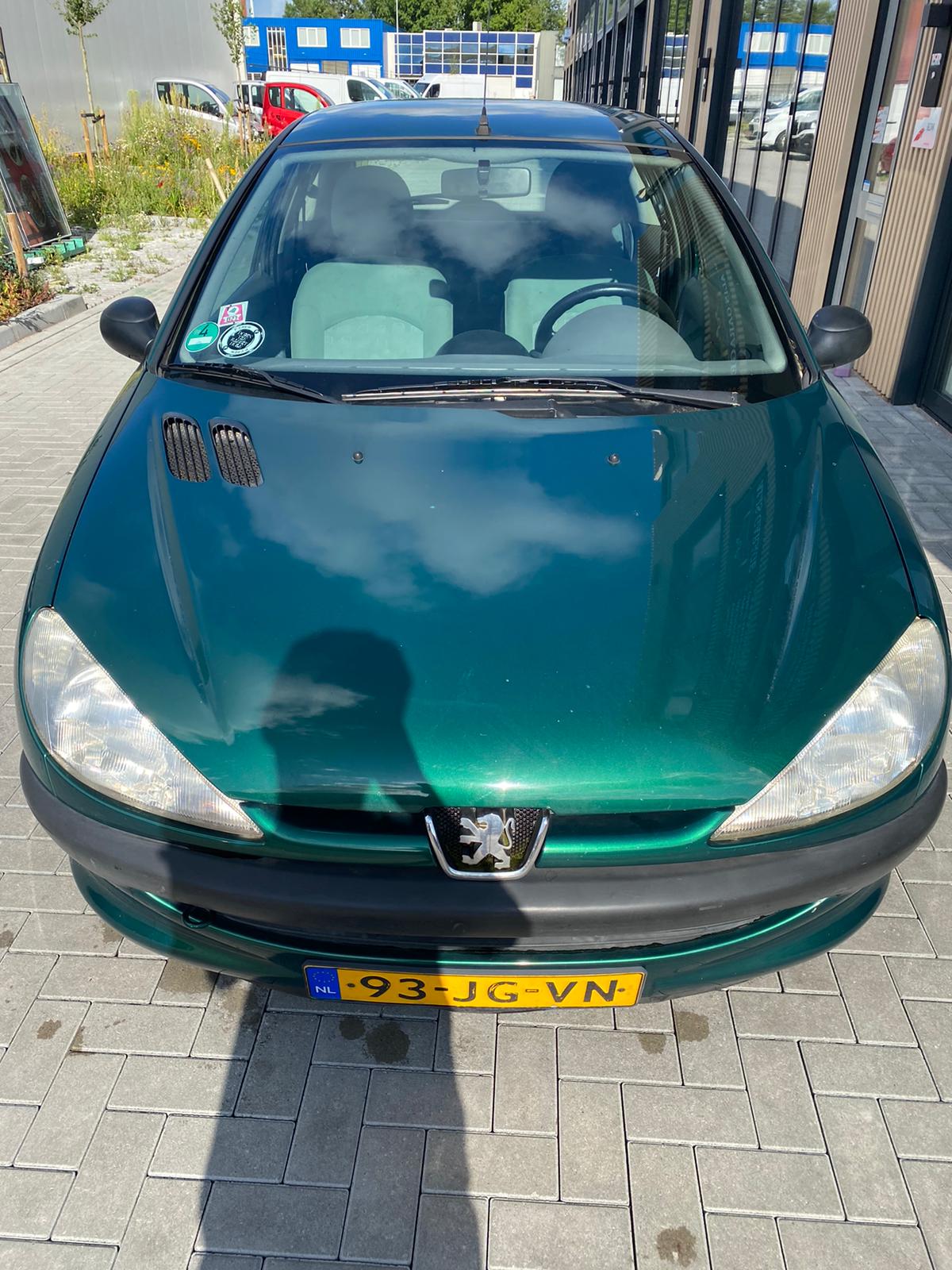 PEUGEOT 206