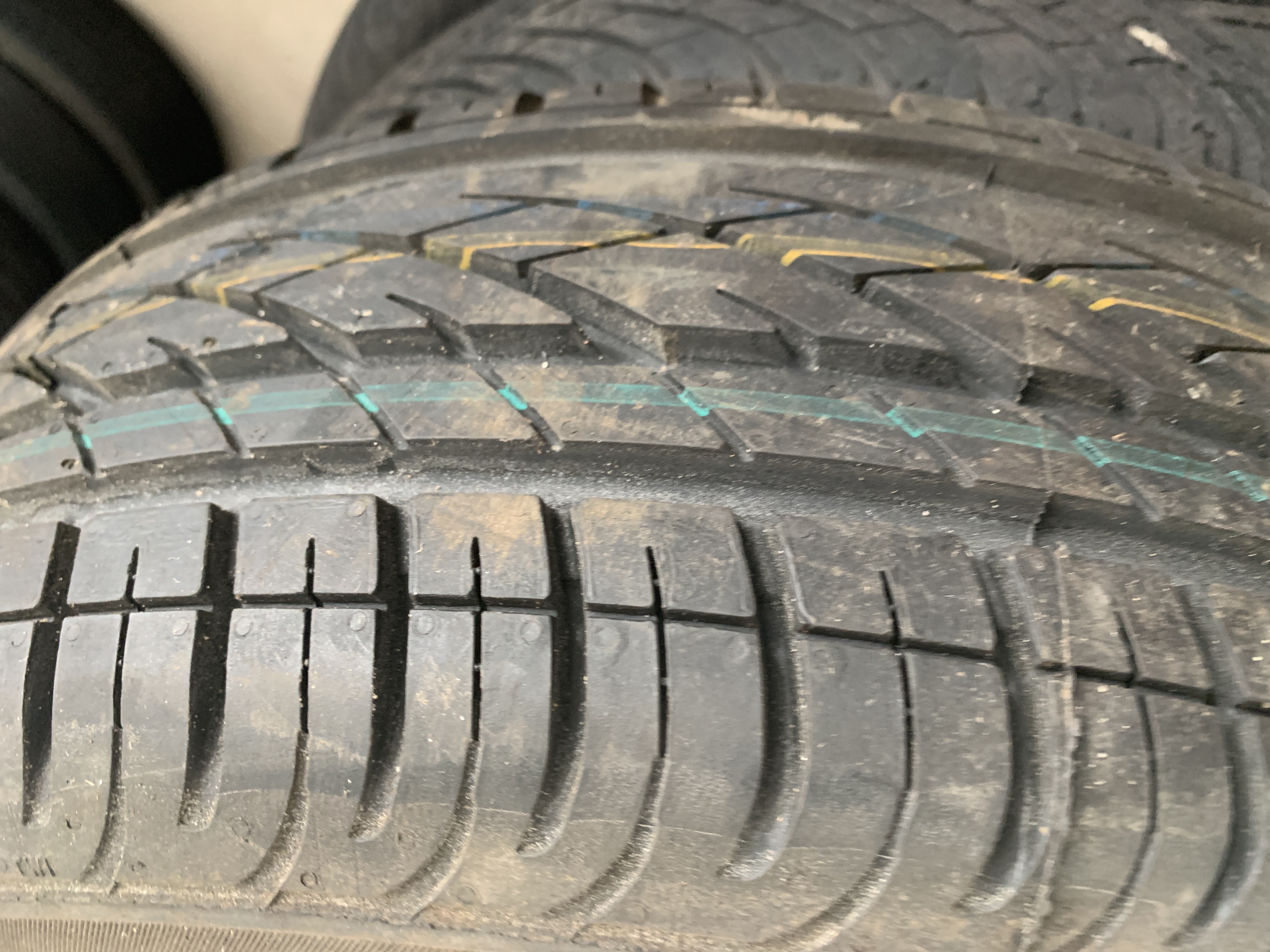 Continental  185/55R15 all-season band